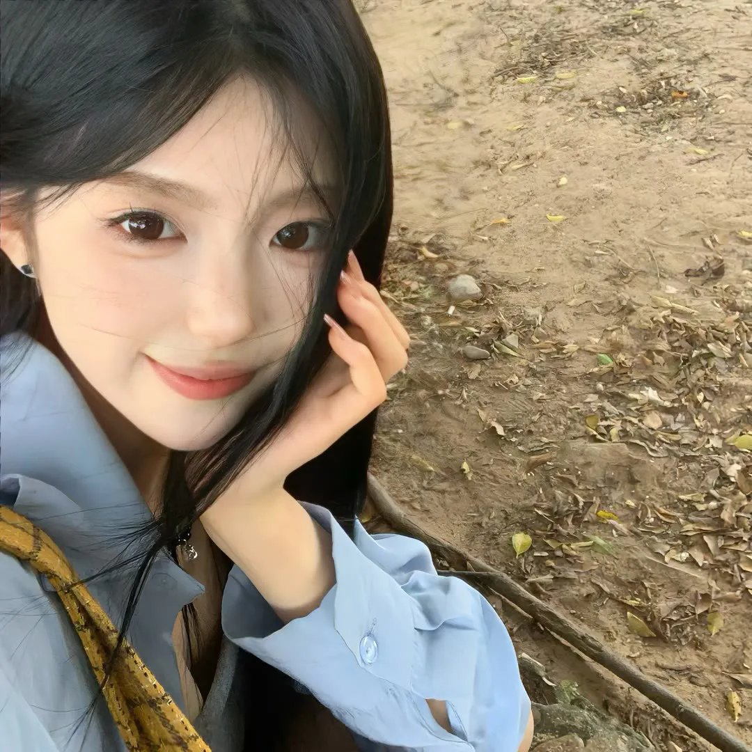 爬上山